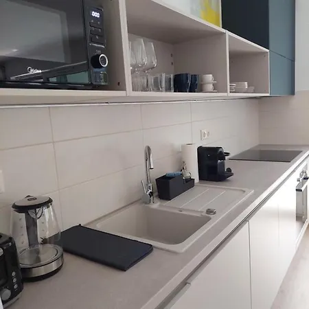 Apartment Mistral 102 *
