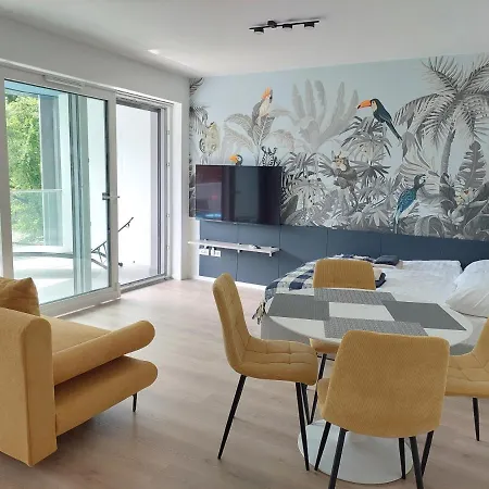 Apartment Mistral 102 *